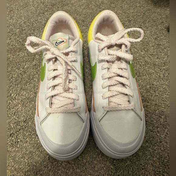 Nike Court Legacy Lift Platforms - Picture 2 of 4